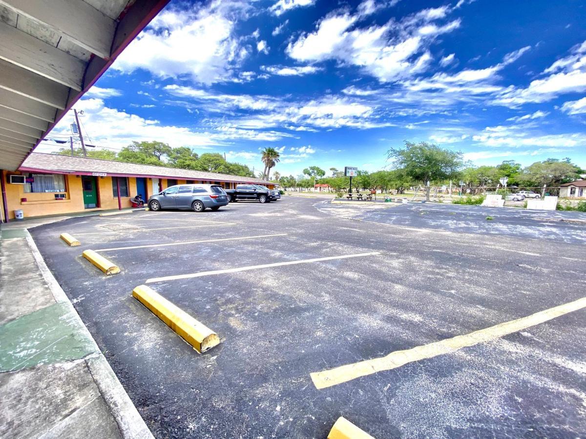 Tropic Motel Aransas Pass Eksteriør bilde